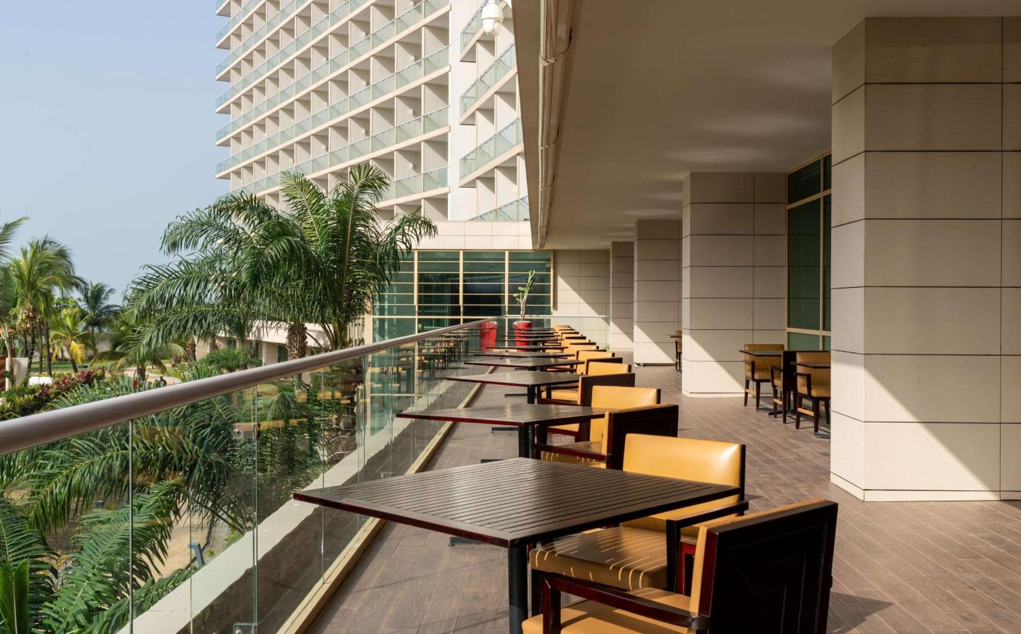 Radisson Blu Hotel, Conakry Exterior photo